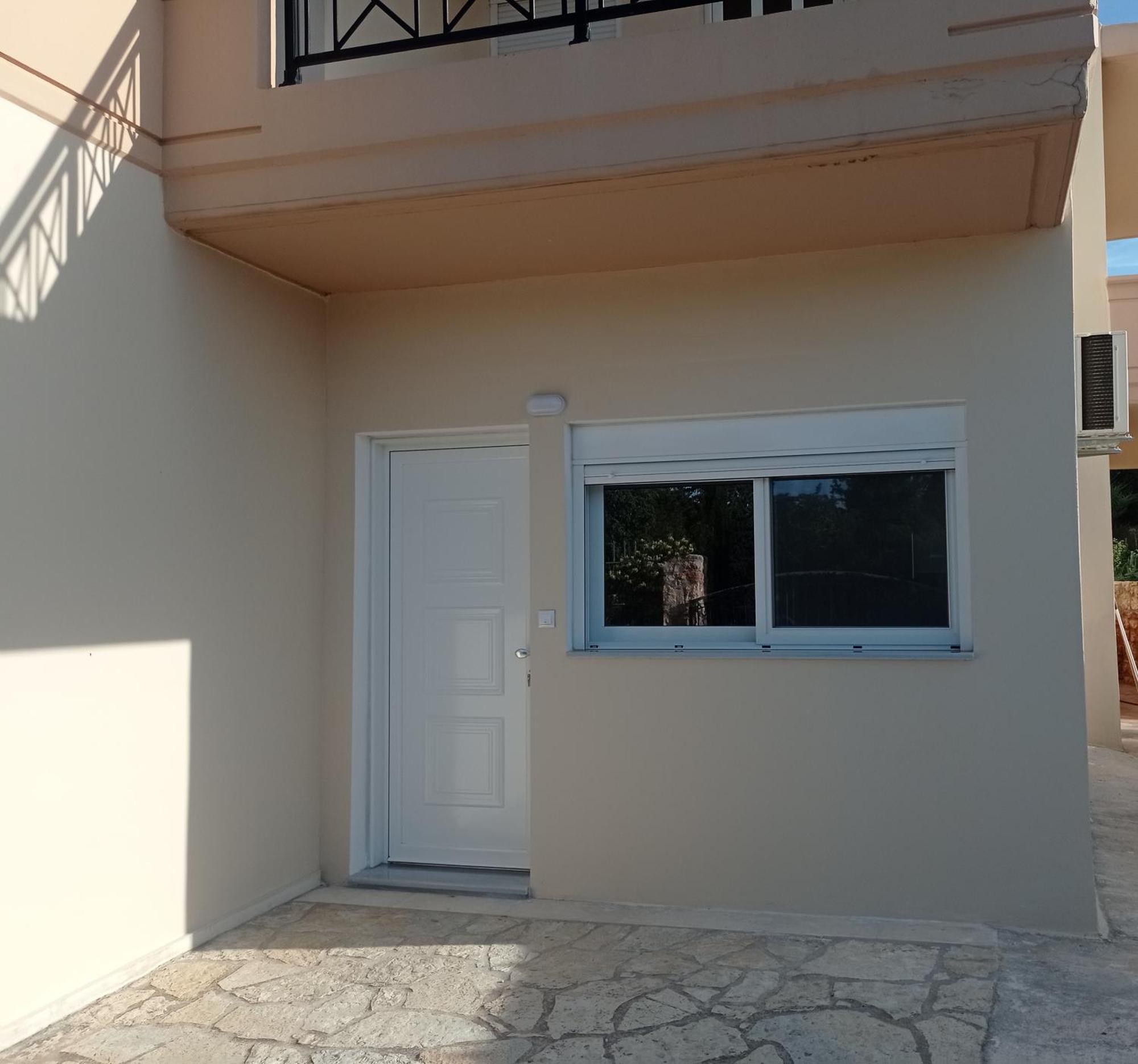 Oksana House Kambanion